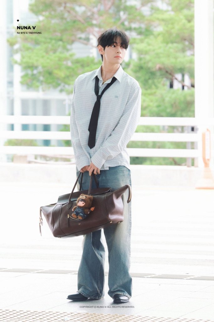 V (BTS) - Paris Fashion Week 2025