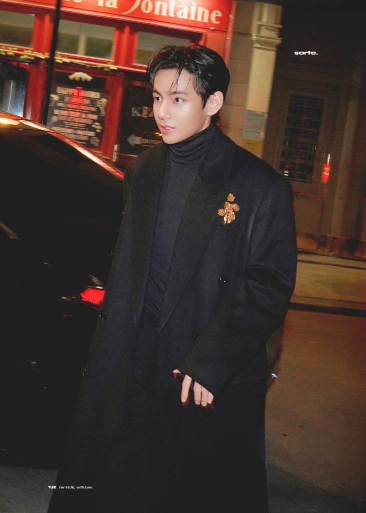 V (BTS) - Paris Fashion Week 2025