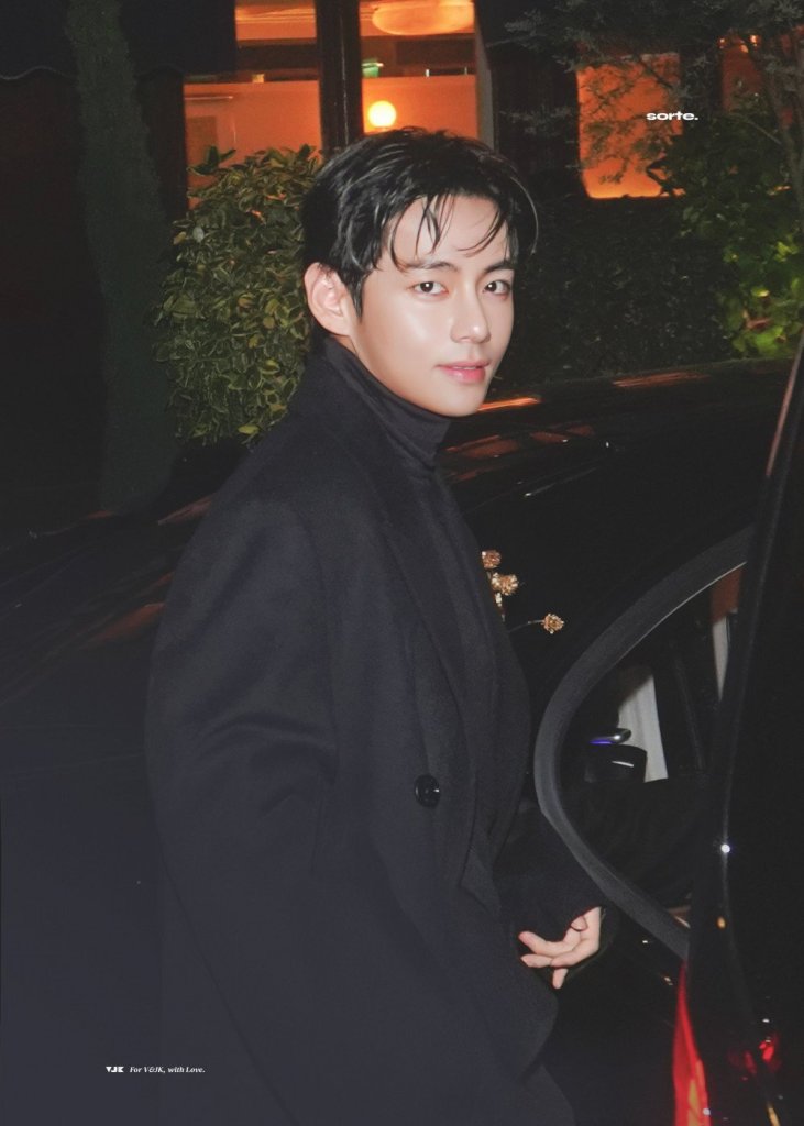 V (BTS) - Paris Fashion Week 2025