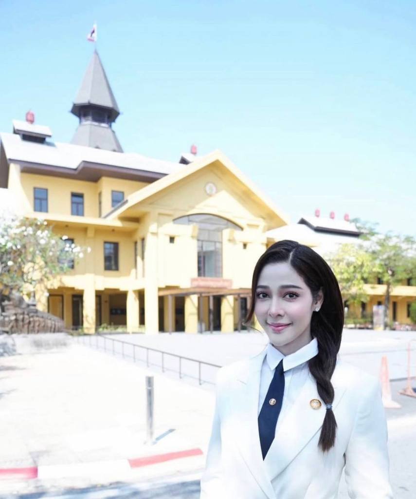 จูน นาตาชา